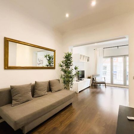 Key Sagrada Familia & Park Guell Apartment Barcelona Exterior photo